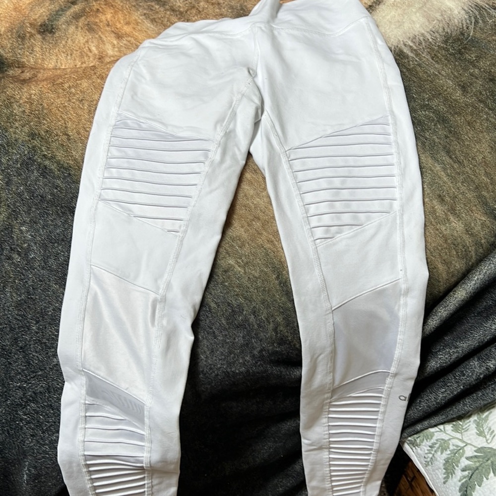 White Alo yoga leggings